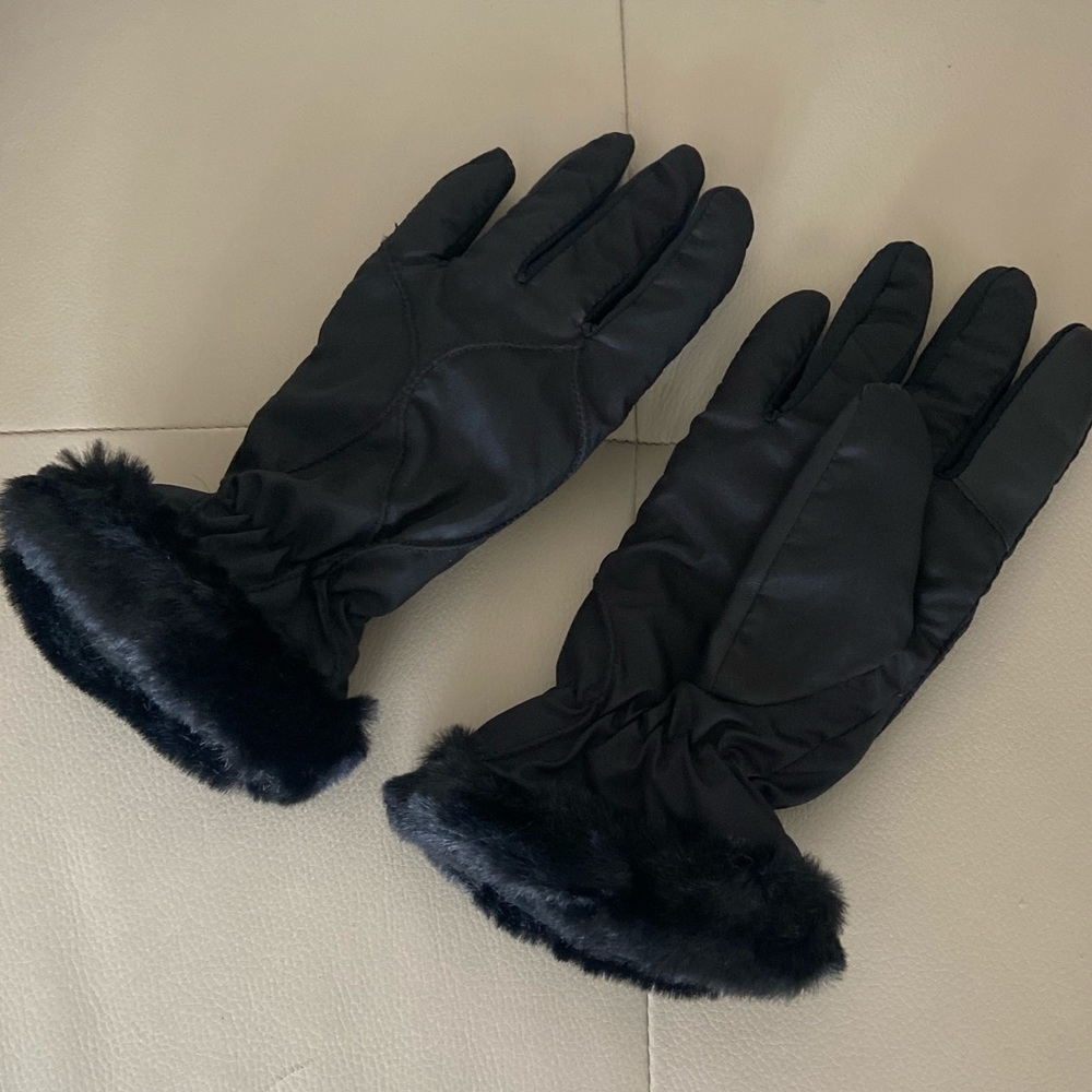 Weatherproof Black Gloves with Faux Fur Trim